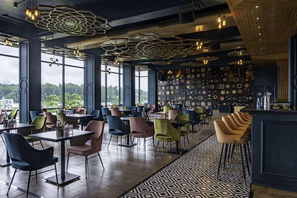 Clarion Hotel Epicure Dehradun Restaurant foto